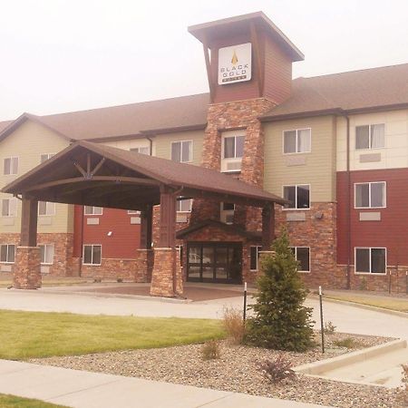 Inn At Hunters Run Watford City Bagian luar foto