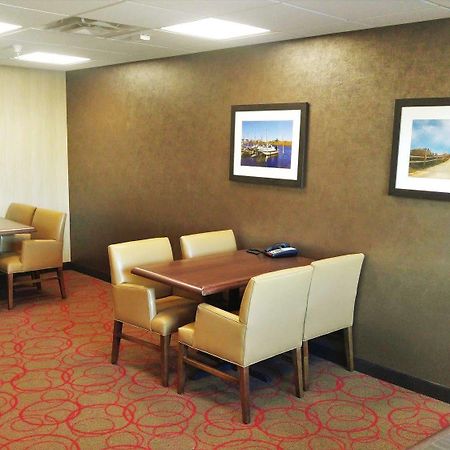 Inn At Hunters Run Watford City Bagian luar foto