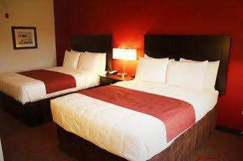 Inn At Hunters Run Watford City Bagian luar foto