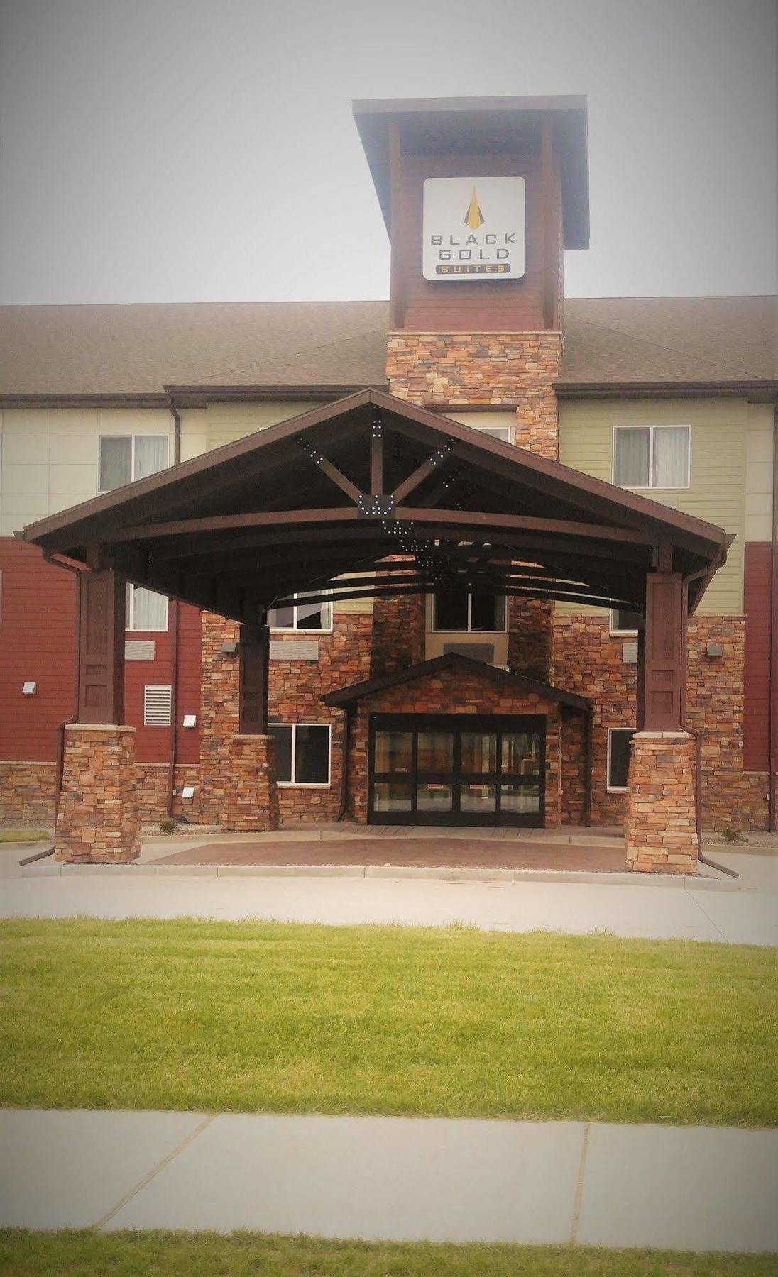 Inn At Hunters Run Watford City Bagian luar foto