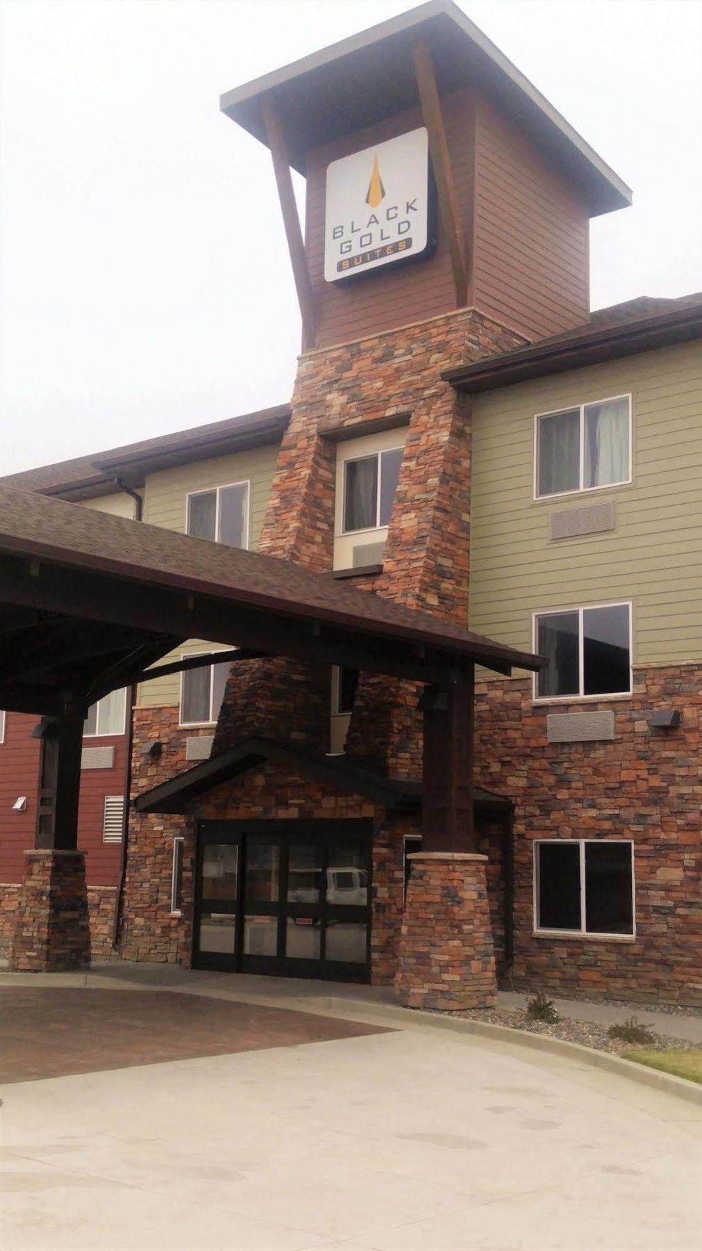 Inn At Hunters Run Watford City Bagian luar foto